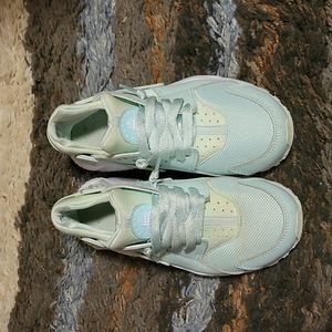 Teal Nike Huarache